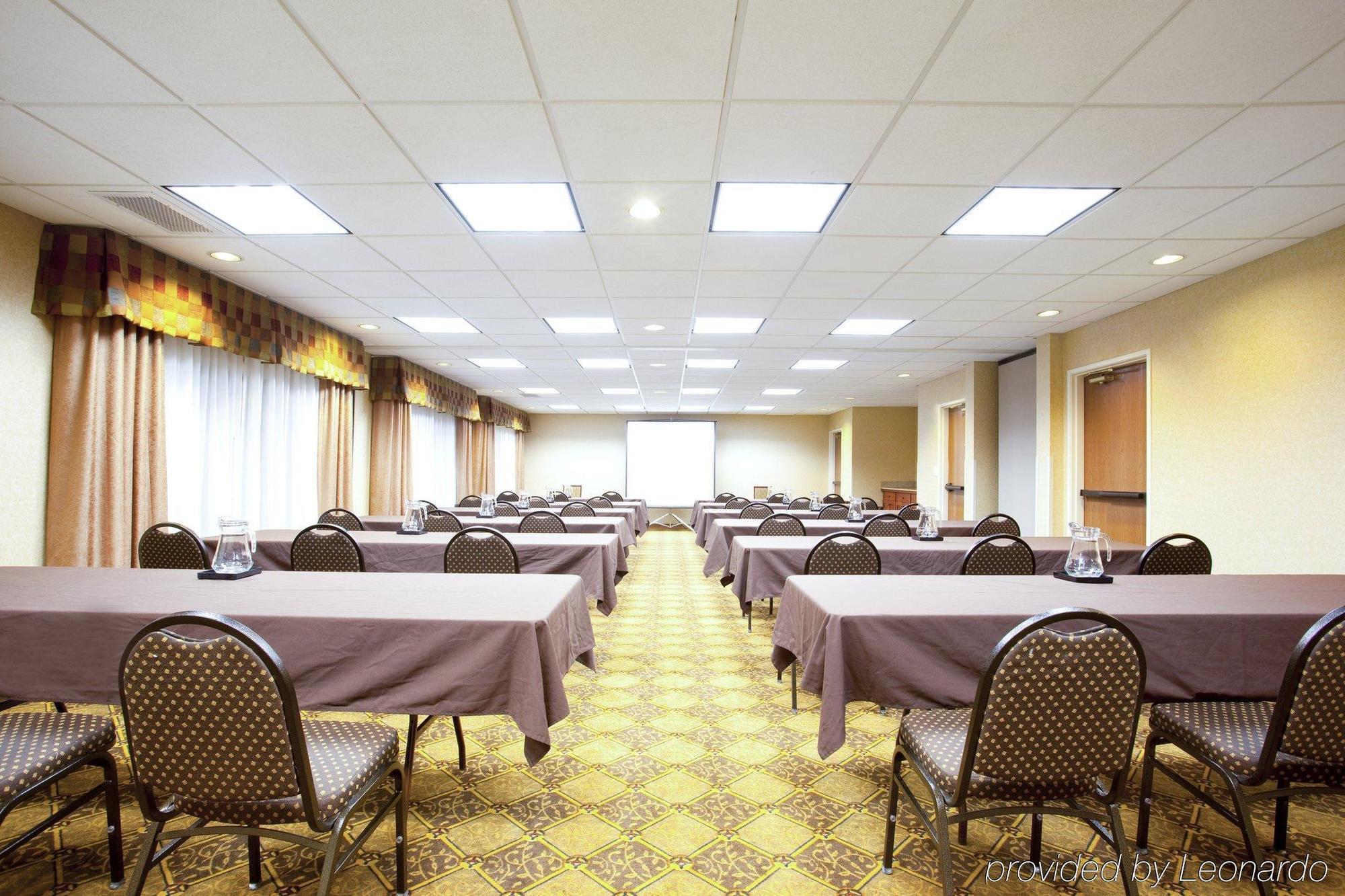 Holiday Inn Express Chicago Northwest-Vernon Hills By Ihg Facilities photo